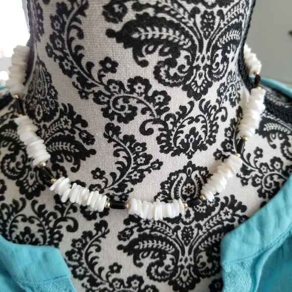 Puka Shell Choker - Picture 4 of 8